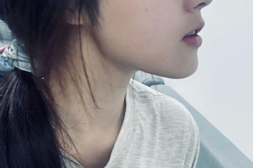 一手好牌打稀碎 三料影后马苏 被黑人驮肩 帮闺蜜撒谎 终究自断前程