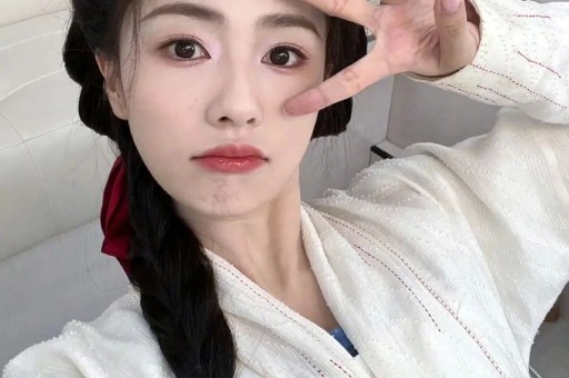 韩红口碑崩塌黑历史被扒官媒出手锐评句句说到打工人心坎里 韩红口碑崩塌黑历史被扒官媒出手锐评句句说到打工人心坎里